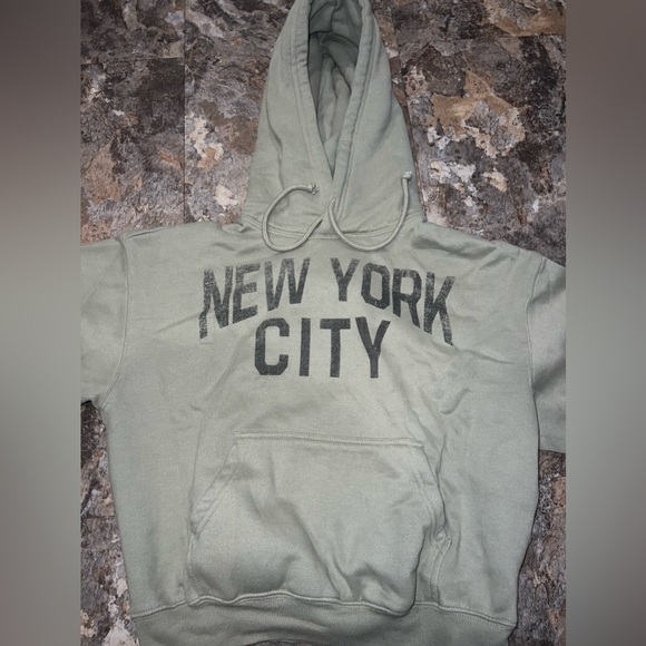 New York Hoodie - Picture 2 of 3